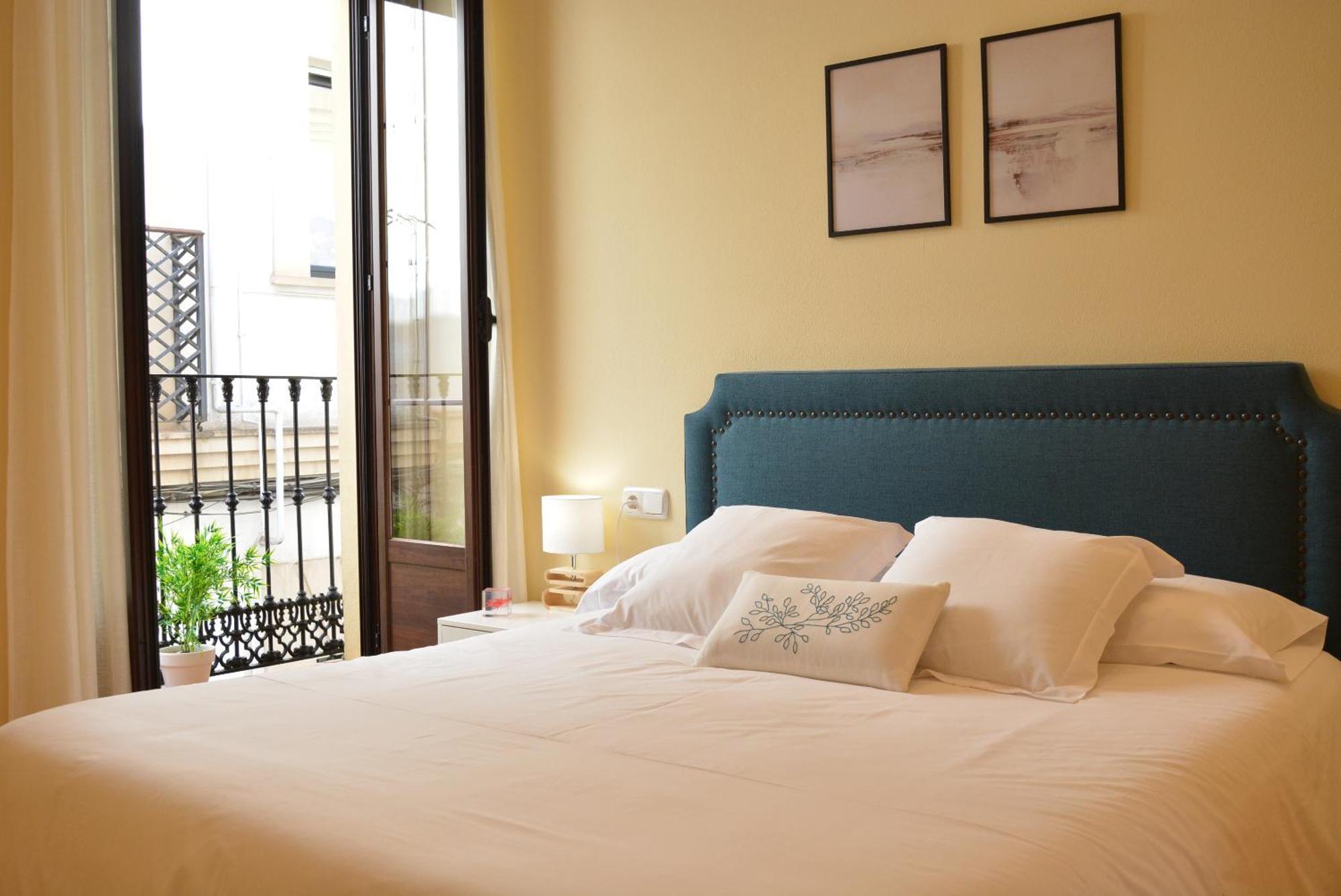 Apartamento Puerta De Cordoba- Exterior Con Balcones Dış mekan fotoğraf